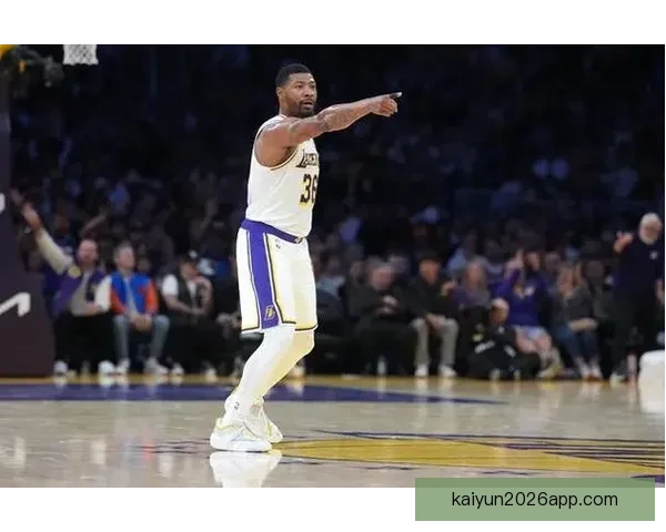 湖人大战篮网争议不断 雷迪克指篮网几乎每回合犯规并被罚27次